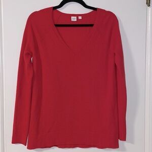 GAP wool blend true red V-neck raglan sleeve sweater size Small
